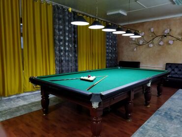 Бани, сауны, SPA: Сауна/зона отдыха с бильярдом и караоке - Просторная парная зона с