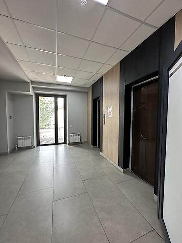 Коммерциялык мүлк: Кеңселерди сатуу 1700 м², Ремонту бар, Бизнес борбор, 1 кабат — 5