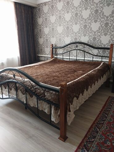 Кровати: Кровать в хорошем состоянии идёт вместе с матрасом, цена договорная