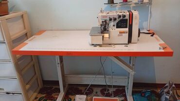 курсы технолога швейного производства: Швейная машина Janome, Оверлок
