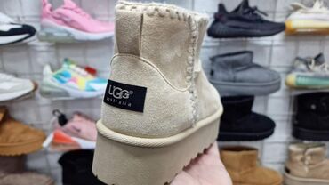 Ugg obuća: Ugg čizme, bоја - Bež — 5