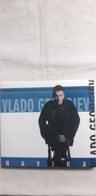 Knjige i stripovi: Cd domaca zabavna muzika,cena za kom. II — 20
