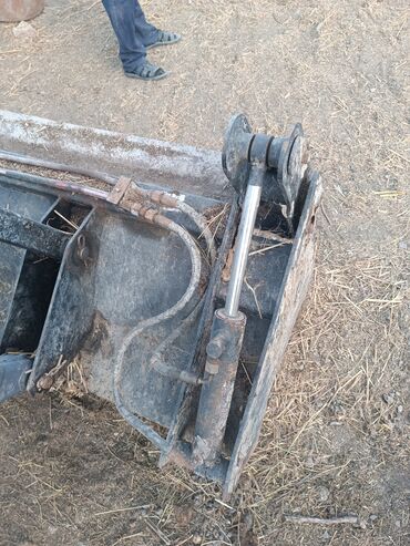 Digər kənd təssərüfat avadanlığı: 892 traktor üçündü. problemi yoxduu. reyal alıçıya. güclü — 7