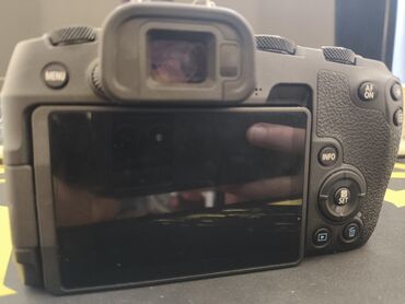 kofe qabi: Canon EOS R güzgüsüz rəqəmsal kamera, sürətli və dəqiq fokuslama