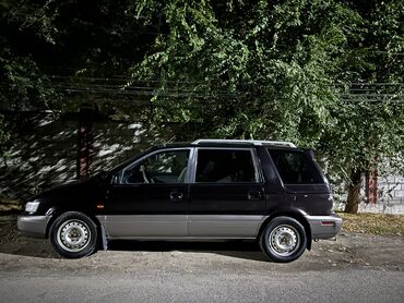 Mitsubishi: Mitsubishi Space Wagon: 1994 г., 2 л, Механика, Бензин, Минивэн