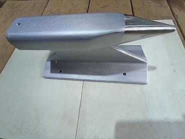 grisko: Nakovanj dužine 30 cm visine 14, 5 cm, stopa 12 cm x 30 cm, gornja — 3