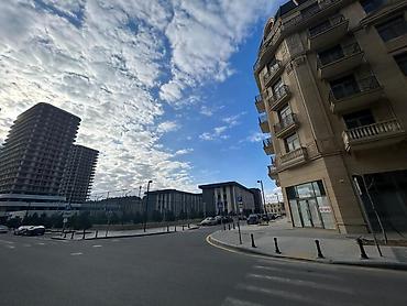 гараж купить: İcarəyə verilir obyekt 172 m², Ağ şəhər q. 7 700 AZN/ay 172 m² Sahə — 5