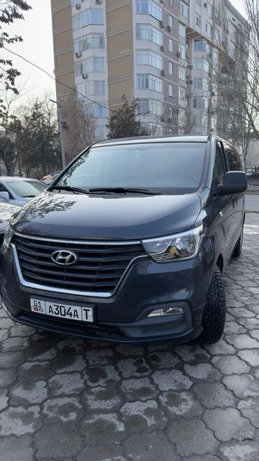 Hyundai: Hyundai Starex: 2018 г., 2.5 л, Автомат, Газ, Фургон