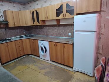 ecemide kiraye: Kirayə 2 otaqlı mənzil. Riyad mebel evi ilə üzbəüz Abşeron Gənclər