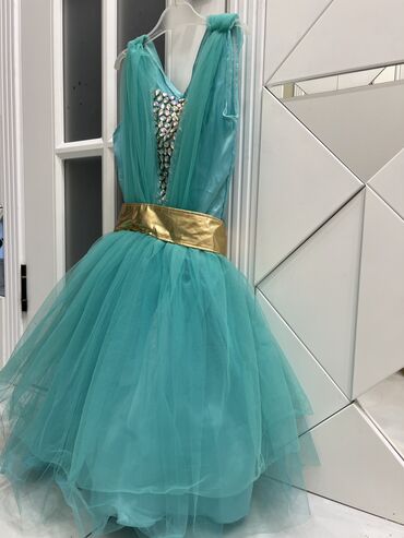 платье 50 52 размер: Бальное платье, цвет - Зеленый, В наличии