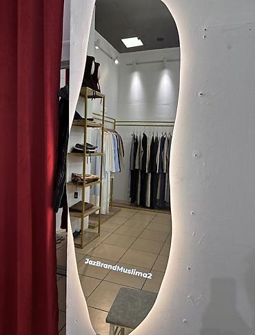 Аренда бутиков: Продается торговое оборудование по хорошей цене Кронштейны, зеркала — 9