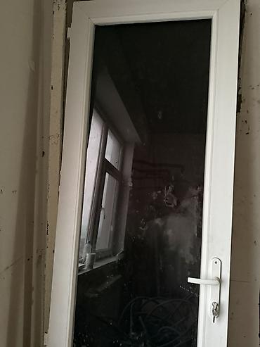 plastik qapi pencere: Plastik (PVC) tam şüşəli qapı
Balkon üçün uyğundur. Şüşəsində çat var — 2