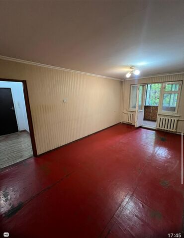 сдаётся квартира пишпек: 3 комнаты, 58 м², 104 серия, 1 этаж, Старый ремонт