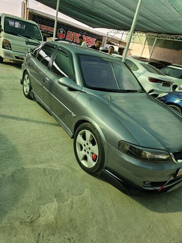 а4 б5: Opel Vectra: 2001 г., 1.8 л, Механика, Бензин, Хэтчбэк