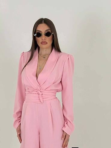 Kombinezoni: Ženski elegantni kombinezon sa rever kragnom i dugim rukavima. - — 5