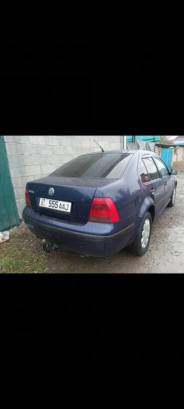 Volkswagen: Volkswagen Bora: 2003 г., 1.6 л, Механика, Бензин, Седан