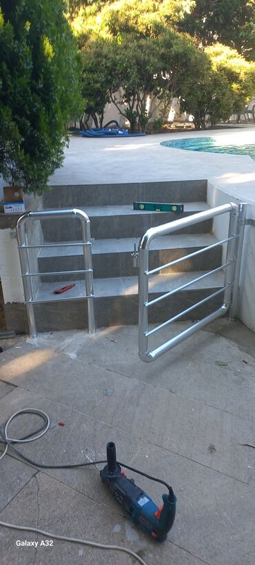 Pilləkən məhəccərləri: Alminum məhəccər.balkon üstü alminum məhəccər 38 azn den başlayan — 2