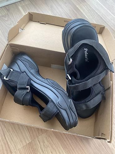 yaz basanoşkalar: Qara rəngli unisex sandallar - Model: Polaris yazısı görünür - Rəng — 2