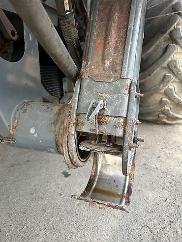 Зерноуборочные комбайны: Зерноуборочный комбайн Ростсельмаш. - Полноразмерная жатка с — 22