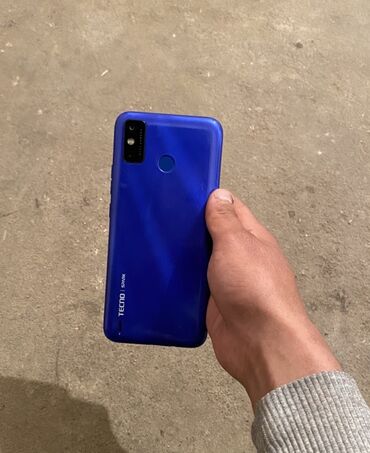телефоны в рассрочку без банка ош: Tecno Spark, Б/у, 32 ГБ, цвет - Синий, 2 SIM