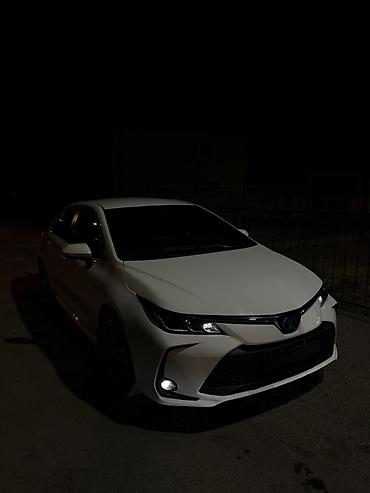 салон гольф3: Toyota Corolla: 2023 г., 1.8 л, Автомат, Бензин, Седан — 1