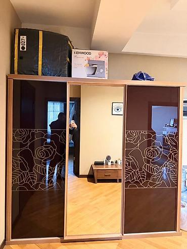 Dolab. Satılır 350 azn. Hündürlük 2 .10 eni 2.30. İdeal