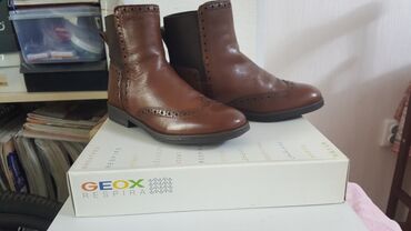 geox женская обувь: Сапоги демисезонные девочковые. Цвет коричневый. В идеальном