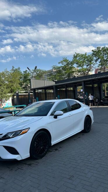 меняю на авто обмен: Toyota Camry: 2020 г., 2 л, Типтроник, Бензин, Седан