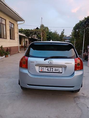 Унаа сатуу: Toyota Corolla: 2004 г., 1.4 л, Кол менен иштөөчү, Бензин, Хетчбек — 5