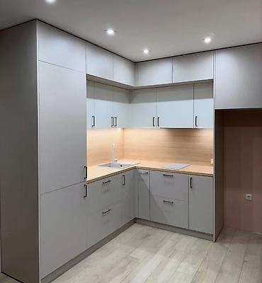 Sifarişlə mətbəx mebeli: Sifarişlə mətbəx dəsti, Özü çəkən petlələr, Mat laminat, Kredit yoxdur, Pulsuz çatdırılma — 9