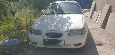 Hyundai: Hyundai Sonata: 1998 г., 1.8 л, Механика, Бензин, Седан