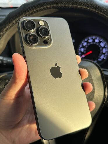 телефоны кнопачные: IPhone 15 Pro Max, Колдонулган, 256 ГБ, Black Titanium, Куту, Бөлүп төлөө менен, 87 %
