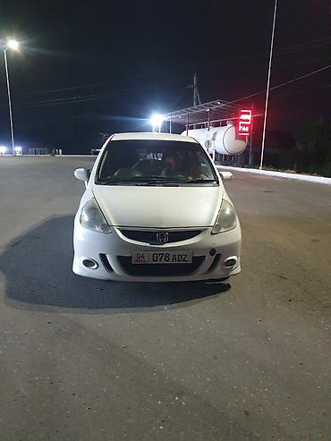 Honda Fit: 2004 г., 1.3 л, Автомат, Бензин, Хэтчбэк