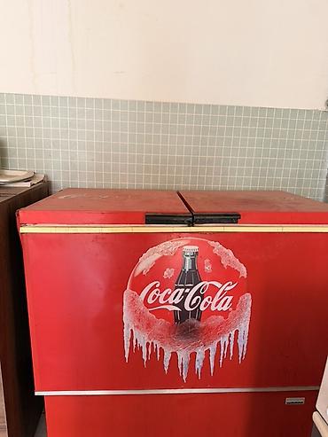 Соода жабдуулары: Холодильный ларь Coca‑Cola (снежно-красный брендированный дизайн) - — 1