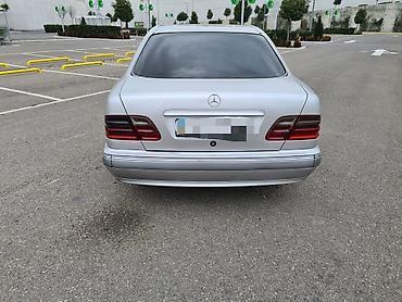 mercedes benz 208 d: Mercedes-Benz E 220: 2.2 l | 2000 il Sedan — 5
