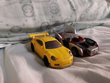 Набор из 2 игрушечных машинок - Масштаб: примерно 1:64 (карманный