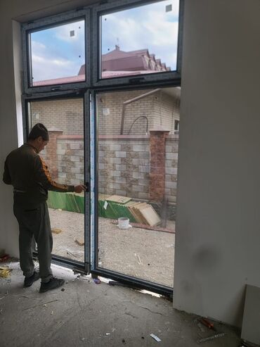 между комнат двери: Панорамная ПВХ дверь с верхними фрамугами - Конструкция