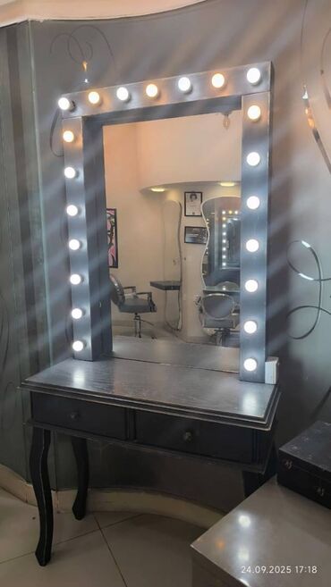 стол для маникюра купить: Müasir, əlverişli, isıqlı makeup masası. Salon və ev üçün uyğundur