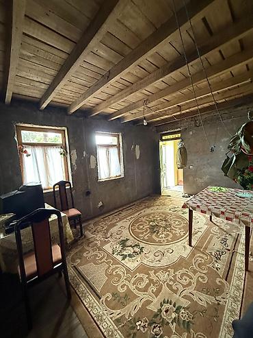Həyət evləri və villalar: 2 mərtəbəli 7 otaqli fərdi yaşayış evi,2 ci mərtəbə tam təmirli,1 ci — 5