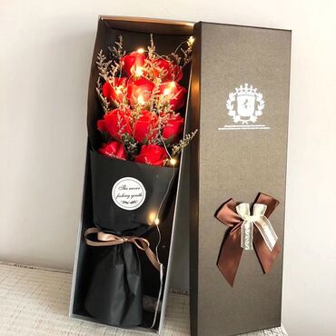 романтический подарок девушке в бишкеке: В наличии две подарочные коробки с цветами подсветкой открыткой в
