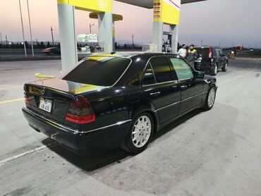 Mercedes-Benz: Mercedes-Benz C 180: 2.3 l | 2000 il Sedan — 3