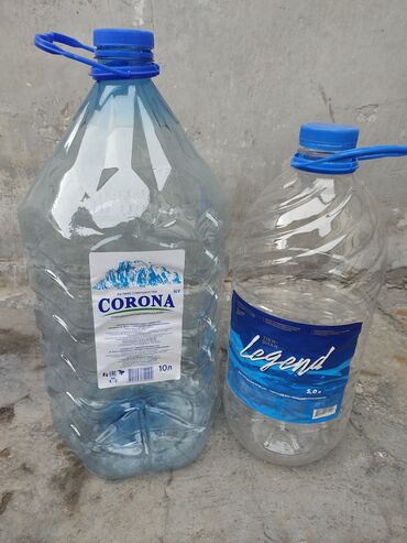 бутилированная вода: Продаю 10 ти литровые баклажки. цена 40 сом штука. в наличии 17 шт. 19