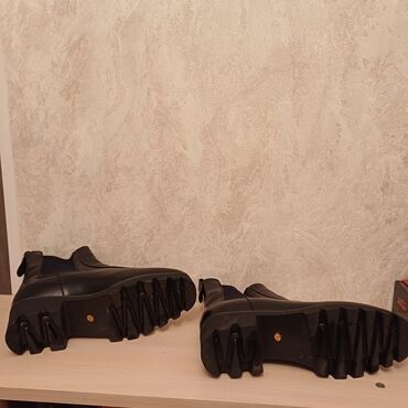 Ботинки и ботильоны: Женские ботинки челси, цвет черный. - Материал верха: гладкая эко- — 3