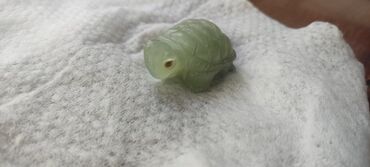 Товары для праздников: Сувенир зеленой нефритовой черепахи в отличном состоянии Она выточена