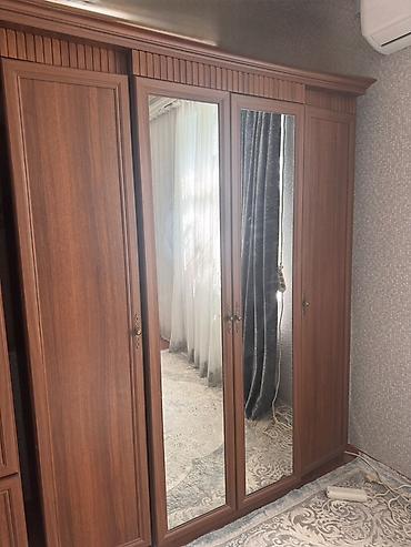 isti: İşlənmiş, 4 qapılı, Güzgülü, Qəhvəyi, Taxta, Açılan, Düz dolab — 1