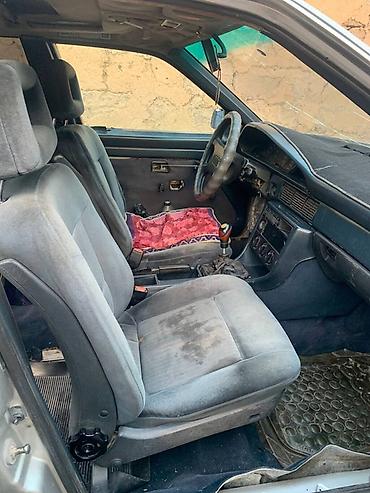 чехии: Audi 100: 1988 г., 2.3 л, Механика, Газ, Седан — 3