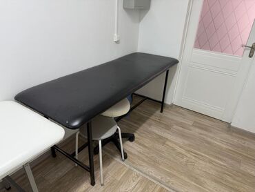 помощник салон: Продается кушетка для салона. Только черная кушетка Торг