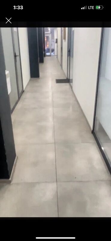 продаю офис 107 м² с ремонтом с мебелью административное здание 1 этаж: Ижарага берем Офистик, 33 кв. м, Бизнес борборунда, Өзүнчө ашканасы менен