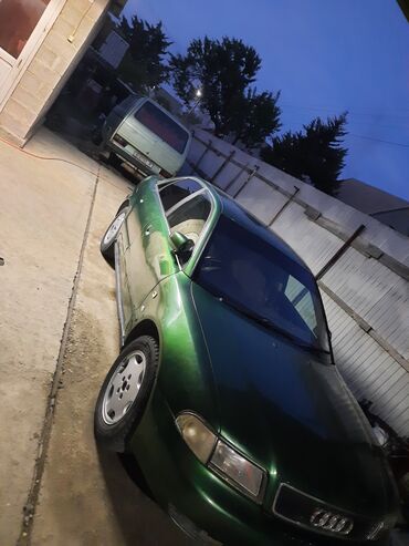 разбитые машины: Audi A4: 1998 г., 2.6 л, Автоматические, Бензин, Седан