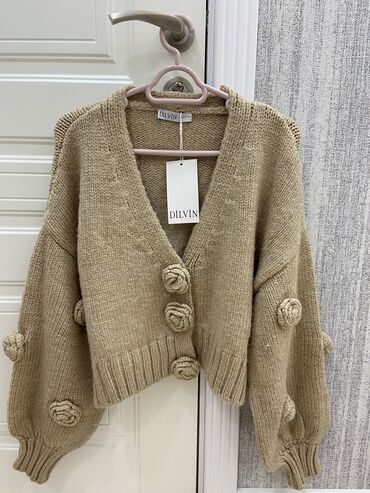 yun jaket modelleri: Yenidi 38e alınıb phardiden 25e satılır. Qalındı. Standart ölçü